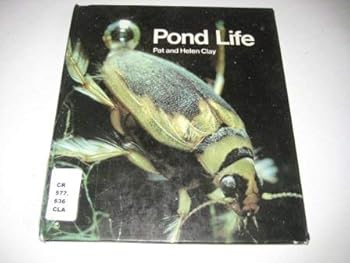 Hardcover Pond Life (Nature in Close Up) Book