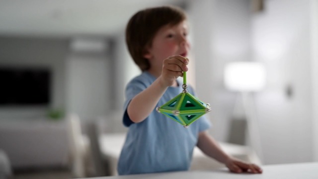 Geomag Magicube 16 Cubi Magnetici In Plastica Riciclata Al 100%, Colori Vivaci, Gioco STEM Per Bambini