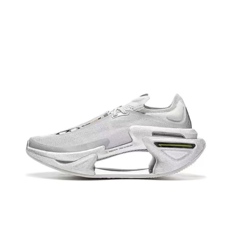 Baskets Jade Shadow haut de gamme avec plaque de carbone et amorti running de pointe