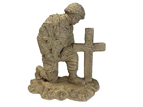 Estatua Soldado Arrodillado junto a Cruz 22 pulg