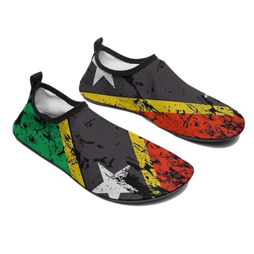 Retro USA Flag Water Shoes for Women Men Quick Dry Swim Beach Shoes for Swimming Pool4