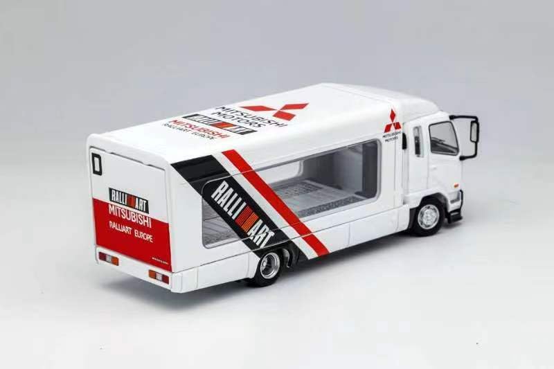 DGプロダクションズ　ダイキャストトラック　レプリカ　1：64スケール ファーストギアが大型トラックのダイキャスト製完成品モデルを