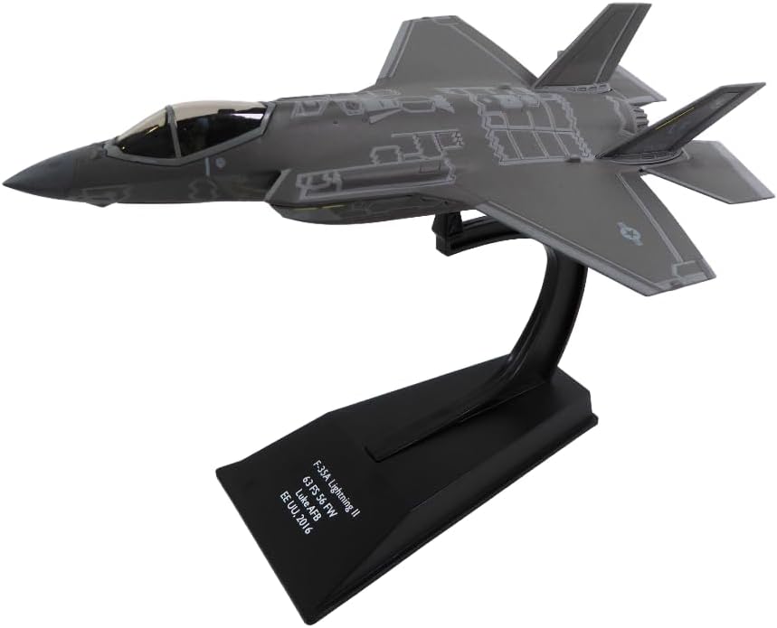 OPO 10 - 1/100 Military Fighter Aircraft Compatible with F-35A Lightning II EE UU 2016 - CP104