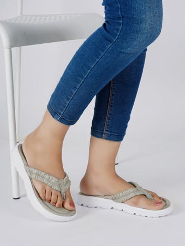 Image of Carlton London Women's Stylish Cushioned Slipper