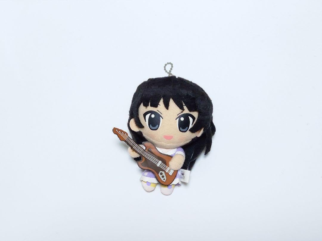 Amazon.co.jp: けいおん ボールチェーン付ぬいぐるみ ライブver 秋山澪