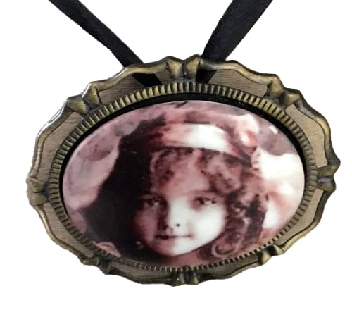 Pendentif camée vintage en porcelaine et son médaillon bronze