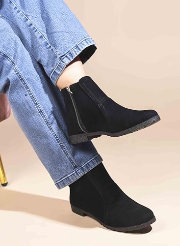 Image of JM LOOKS Fashionable Women's Platform Heel Boots with Side Chain | Trendy and Comfortable