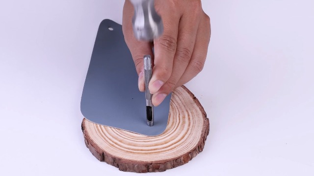 Metal Eyelets, 600Pcs 12 Colors 3/16 inch Metal Grommets Kit, Multi-Color Grommets Kit, Metal Eyelets Set with 3 Pieces Installation Tool and Storage Box for DIY Shoes Clothes Crafts Bag