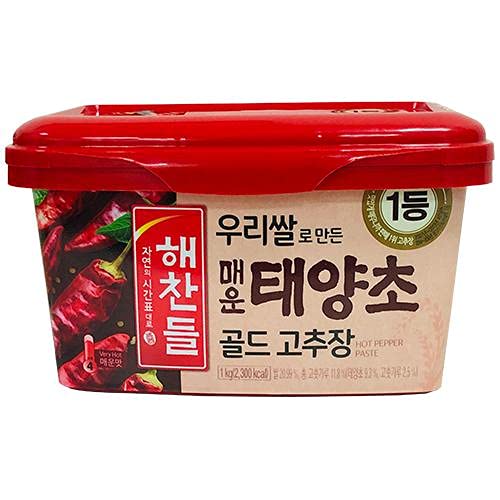 CJ Gochujang Red Pepper Paste, Smooth Texture & Hot Spicy Paste, Rich in Taste and Perfect Spicy Korean Kick, No Artificial Preservatives & Colours, Ideal for Bibimbap, Kimchi & More 1 Kg (Non Muslim)