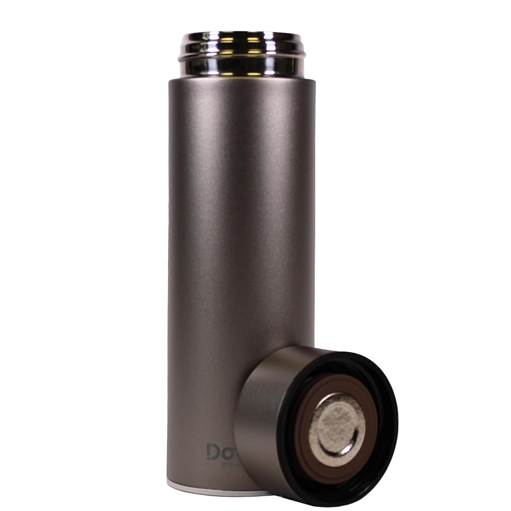 Kopierladen Karnath GmbH Dottie Bottle Johnny Trinkflasche aus Titan - 420 ml - nur 206g - Ultraleichte Thermosflasche - Auslaufsicher