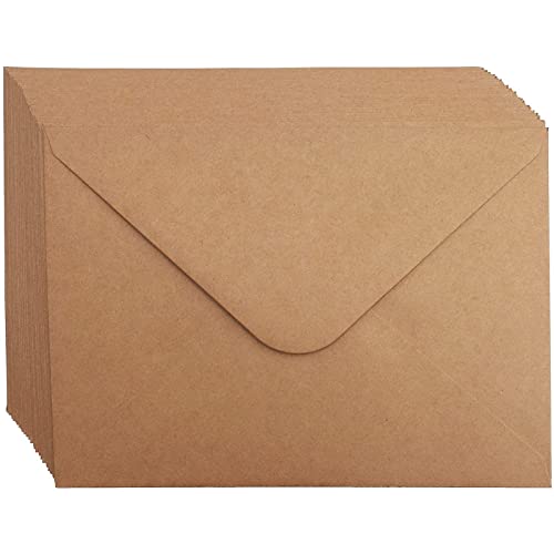 Cartes d'invitation marron pour inviter facilement vos proches aux fêtes