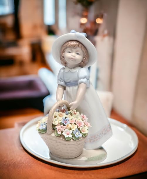 Amazon.com: Cosmos Gifts 96648 Fine Elegant Porcelain Girl in Hat
