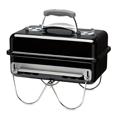 Ein tragbarer Holzkohlegrill für Ausflüge