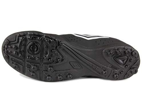 Chuteira Umbro Striker VI Society Preta e Branca