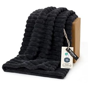 Bedsure GentleSoft Black Throw Blan...