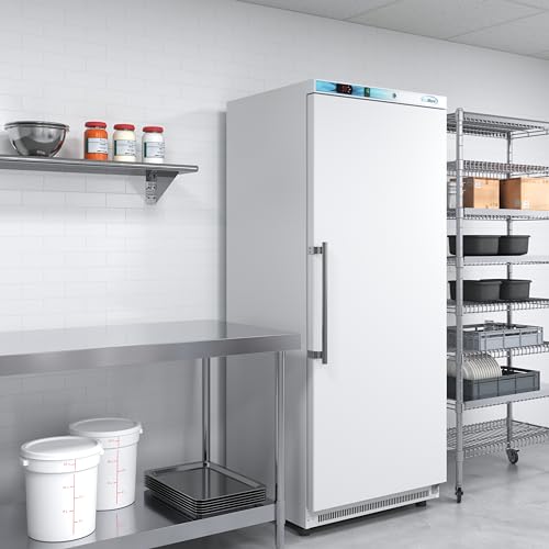 True commercial refrigerator reach-in