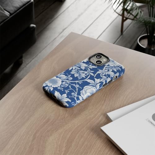 Coque iPhone 14 fleur bleue au style champêtre chic pour vos sorties