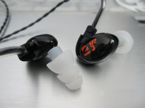 8 Pcs : 4 Large (L) And 4 Small (S) Clear Triple Flange Earbuds Eartips Set Compatible With Westone Um1, Um2, Um2 Rc, Um3, Um3 Rc, Um3X, Um3X Rc And Westone 1, 2, 3, 4, 4R In-Ear Earphones Headset #TOP6