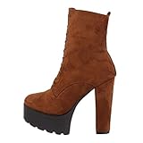 High Heel Stiefeletten für Damen sorgen für einen eleganten Hauch von Sexappeal. Je nachdem wie auffällig sie sein sollen, gibt es sie in klassischem Schwarz und Braun oder aber eindrucksvoll in Lack. Als echtes Must-Have sehen die femininen Schuhe besonders toll zu engen Hosen, Jeans, langen Kleidern und Mänteln aus. Wer sie noch nicht im Schrank stehen hat, sollte sich schleunigst welche anschaffen.