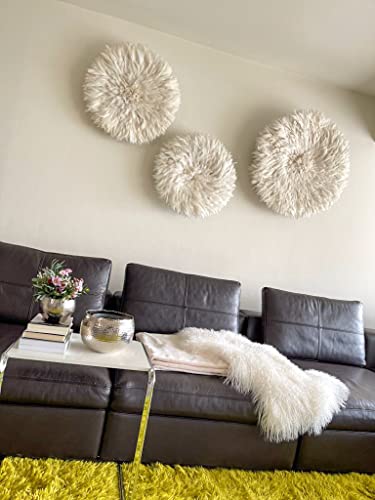 Chapeau juju blanc déco murale bohème pour sublimer un salon chaleureux