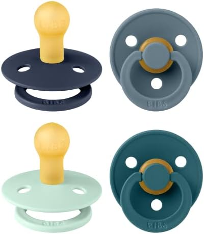 BIBS Colour Schnuller, 0-6 Monate, 4er-Pack, Baby Boy Colours | Runder Sauger | Naturkautschuklatex | Größe 1 | BPA-frei | Hergestellt in Dänemark | Hohe Akzeptanz | Luftlöcher