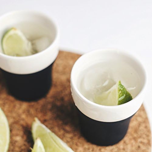Magisso 70628 self-cooling pint glasses 4 x 50 ml, ceramic. Colour: black, white, dimensions: 5.3 cm x 5.3 cm x 6.5 cm, set of 4.