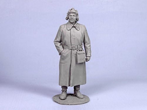Amazon.co.jp タンクモデル T35044 1/35 ロシア 戦車士官ドミトリー・ラビリネンコ ( 52両の戦車撃破) 冬