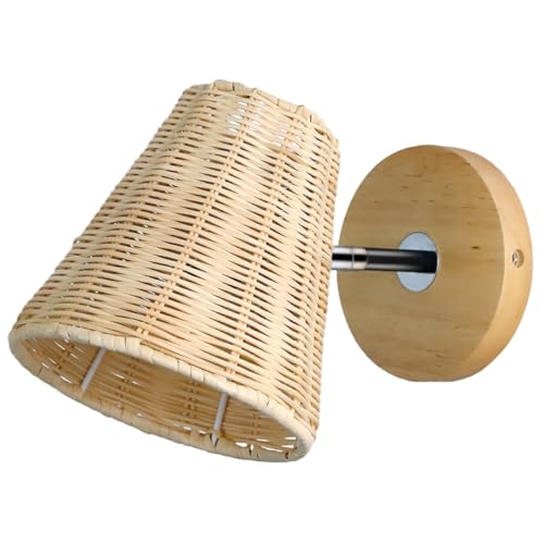 Lámpara de pared de ratán para dormitorio que crea un ambiente rústico y acogedor