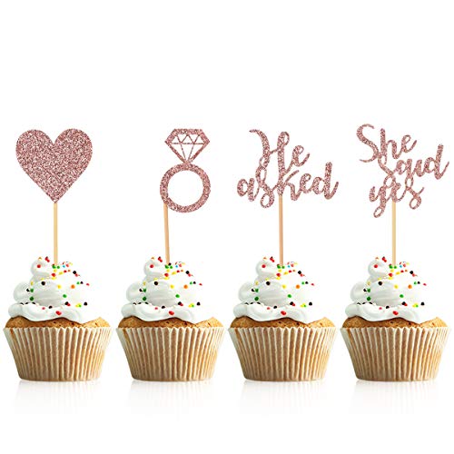 Décoration gâteau fiançailles chic pour buffet de fête romantique