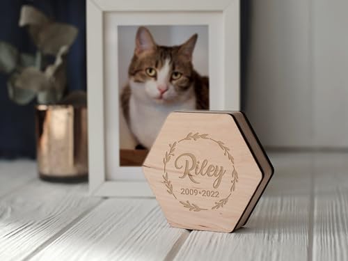 Image of Personalized Pet Hair Keepsake Box for Dog and Cat Fur - Engraved Wood Memorial Box - Customized Unique Gift for Loss of Furry Friend Wooden (Light Diamond Wood Lid)