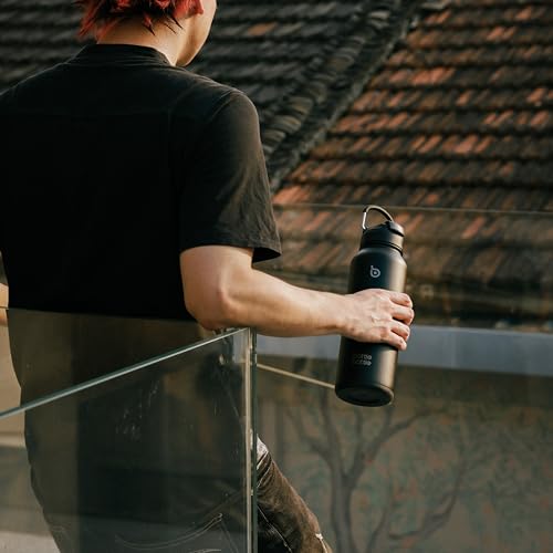 BOTTLE BOTTLE 水筒 1リットル 大容量 ステンレスボトル 底部収納 ストロー付き 直飲み 保温保冷 二重構造 真空断熱 漏れ防止 2WAY蓋 魔法びん 持ち運び black ブラック の商品画像 1