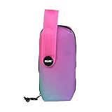 Material escolar incluido: 1 goma de borrar nata 320 Sunset rosa, 2 sacapuntas (AFILA y MAXI), 1 lápiz de grafito HB, 3 bolígrafos CAPSULE (verde, negro y rojo), 1 regla de 15 cm, 12 lápices de colores Ergo y 12 rotuladores de punta cónica.