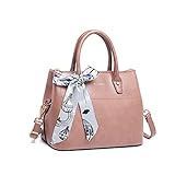 Aus hochwertigem Kunstleder gefertigt, glatter Reißverschlüss, weichem Futter, rostfreien hellgoldenfarbenes Beschlägen, macht diese Tasche sehr elegant und fashion.