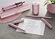 FABER-CASTELL 217084 - Bleistifte Set Sleeve, mit Spitzer, Radiergummi und 3 Bleistifte, Schreibset Grip 2001 rose shadows