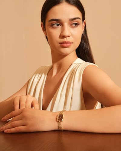 Image of FIYTA Women's Watch - Elegant Gold Small Square Luxury Watch with Sapphire Crystal; 316L Stainless Steel Jewelry Bracelet, Timeless Gift for Her, Mother's Day, Gift Box Included