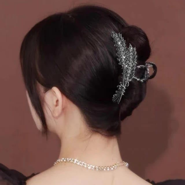 Image of Black Straw Design Clutcher For Women | Stylish Hair Claws For Girls | Trendy Alloy Metal Clips | Premium & Fashionable Girls Hairs Clutch / Accessories Suitable In Various Occasions Pack Of 1