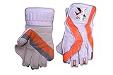 Sher Cricket-Handschuhe mit Innenhandschuhen.