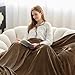 WAVVE Kuscheldecke Braun Flauschig Decke Fleecedecke - Sofadecke Klein Wohndecke Couchdecke, Decke Sofa Weich,Schokolade Hellbraun Leicht Sofaüberwurf 130x150 cm