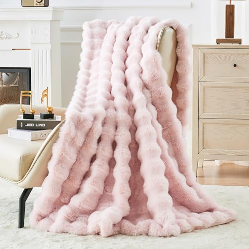 Bigacogo Faux Fur Throw Blanket for Couch, Fuzzy Soft Plush