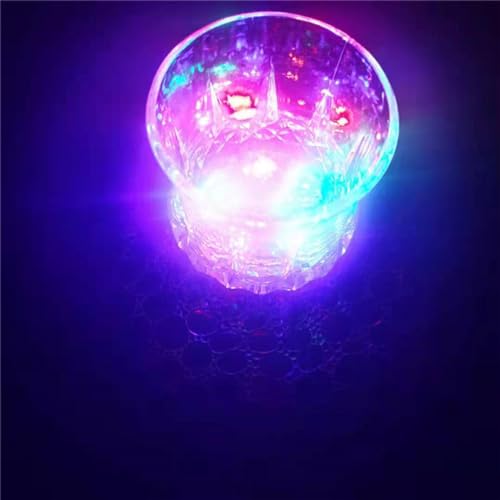 Os Copos Plásticos do Crânio do Dia das Bruxas Conduziram Acima da Caneca do Crânio, Copos Claros do