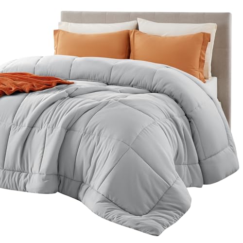 Image of Bedsure Comforter Duvet Insert - Quilted Comforters Queen Plus Size, All Season Duvet, GentleSoft Down Alternative Bedding, with 8 Tabs, Gifts for Women /Men,Light Grey,Queen Plus 90 x 90 Inches