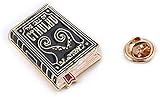 Matériel: pvc EU_LevinArt The Call of Cthulhu Pin Livre littérature Badge Lovecraft Broche Cadeau de Rat de bibliothèque Cool