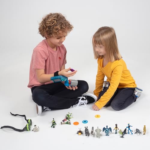 Wild Kratts Toys 22 Piece Collector Action Figure Set - Figures and Discs