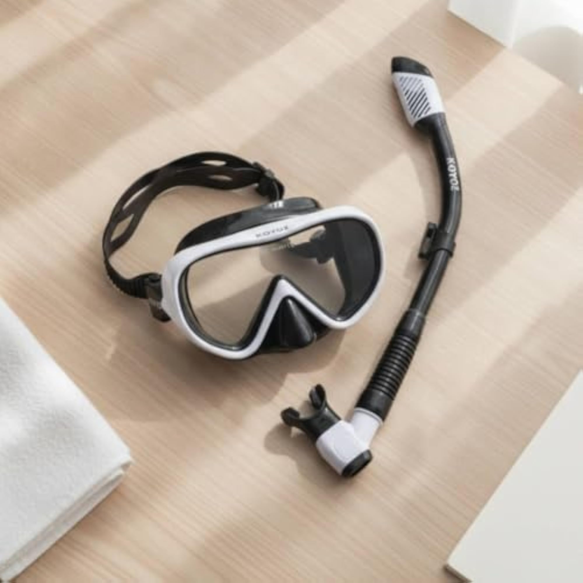 Tempered Glass Snorkeling Mask and Snorkel Set, Wide View