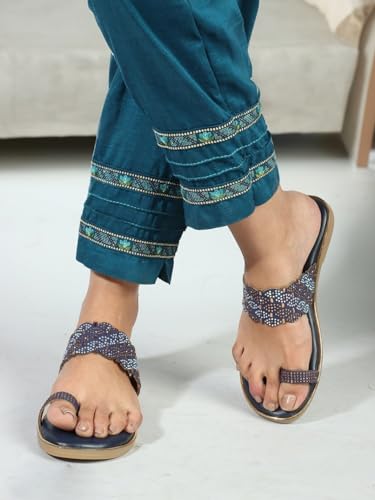 Image of Carlton London Women's Cli-Wn-Cll-7946-A Flat Sandal