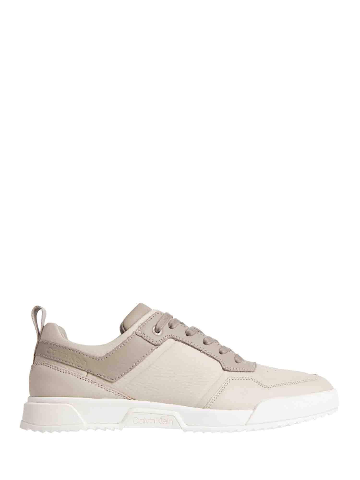 Chaussures baskets beige Calvin Klein confortables de type sneakers
