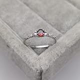 Los anillos se consideran el último tipo de joyería de regalo romántico para regalar a tu novia.