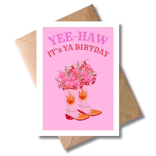 Cowgirl Geburtstagskarte mit Umschlag – YEE-HAW IT’S YA BIRTDAY - pinke Western Boots mit Blumenstrauß – lustige Klappkarte zum Geburtstag für Freundin, Schwester oder Kollegin (DIN A6)
