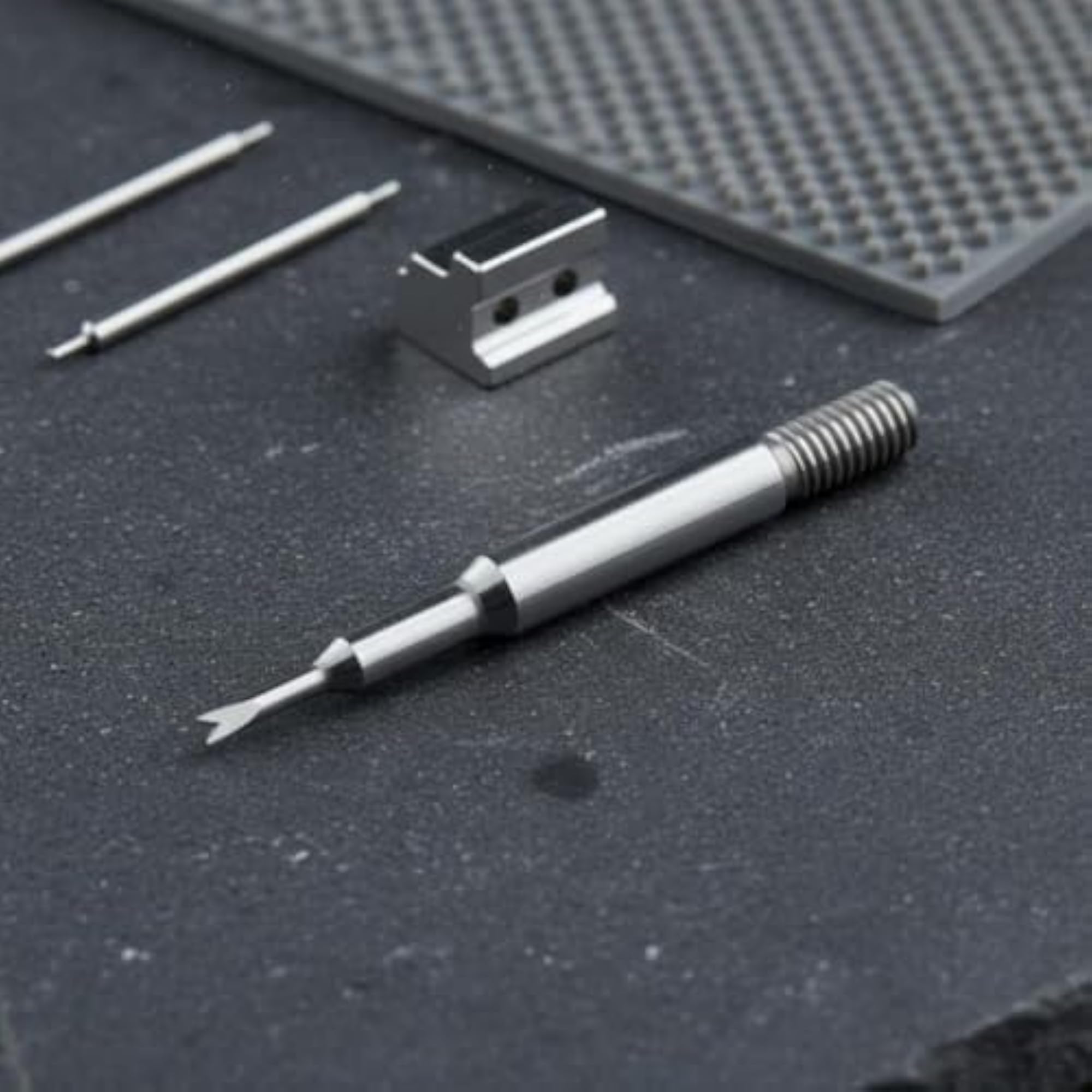 Multifunctional Coil Bar Tool for Watch Band Changing