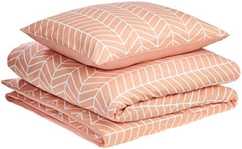 Amazon Basics Premium Microfibre Duvet Cover Set - 200 x 200 cm / 50 x 80 cm, Chevron Grey Violet